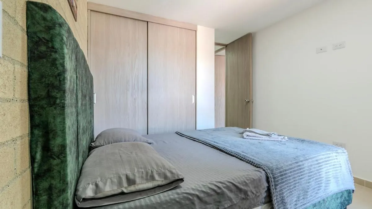 Apartamento En Laureles Con Piscina Y Parquedero 802 Medellín