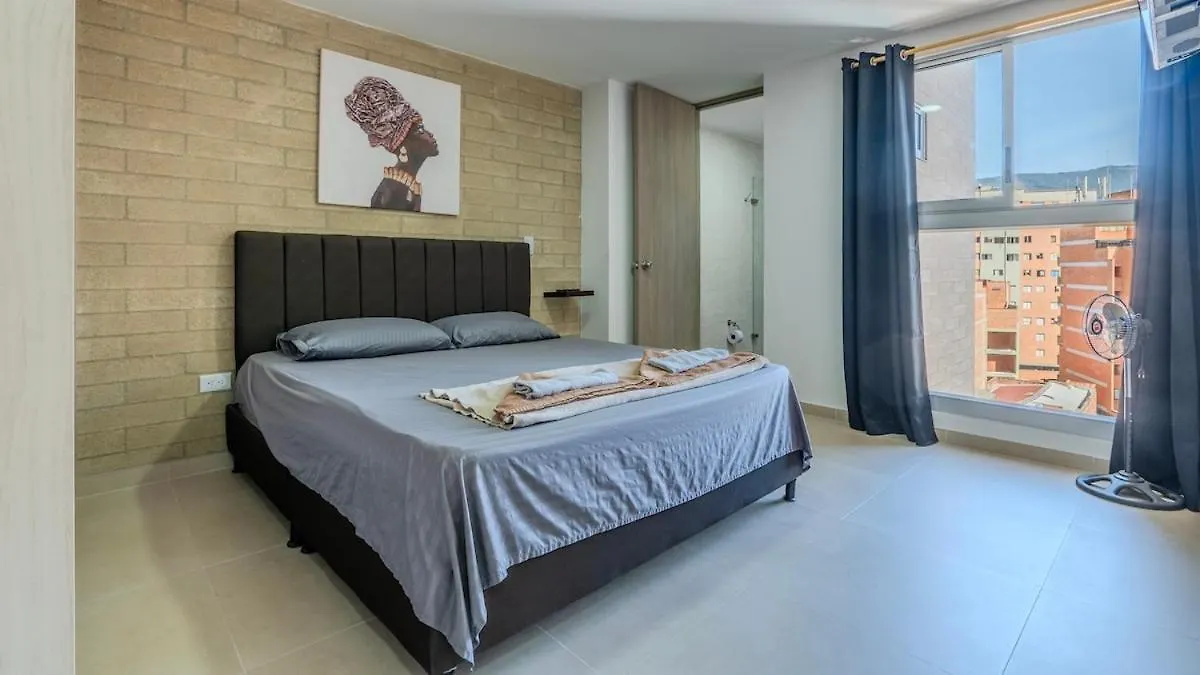 Apartamento En Laureles Con Piscina Y Parquedero 802 Medellín 0*,  Colombia